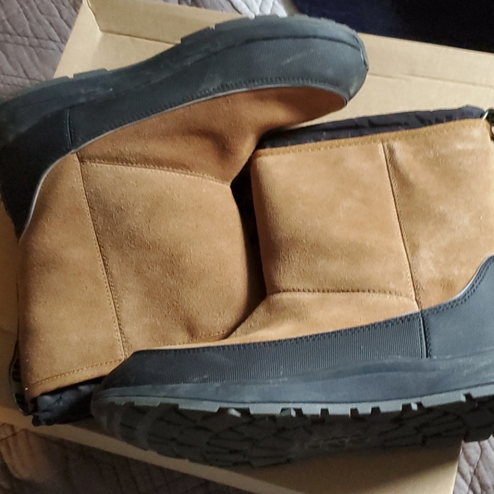 Boot - Picture 2 of 5